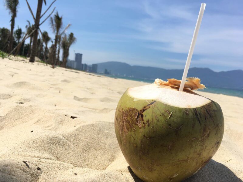 ミーケビーチのココナツジュース